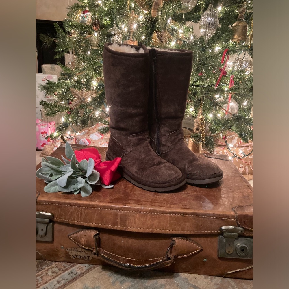 UGG Women’s Boots Size 5